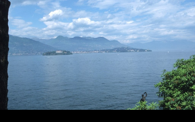 Tapeta lago_maggiore_2