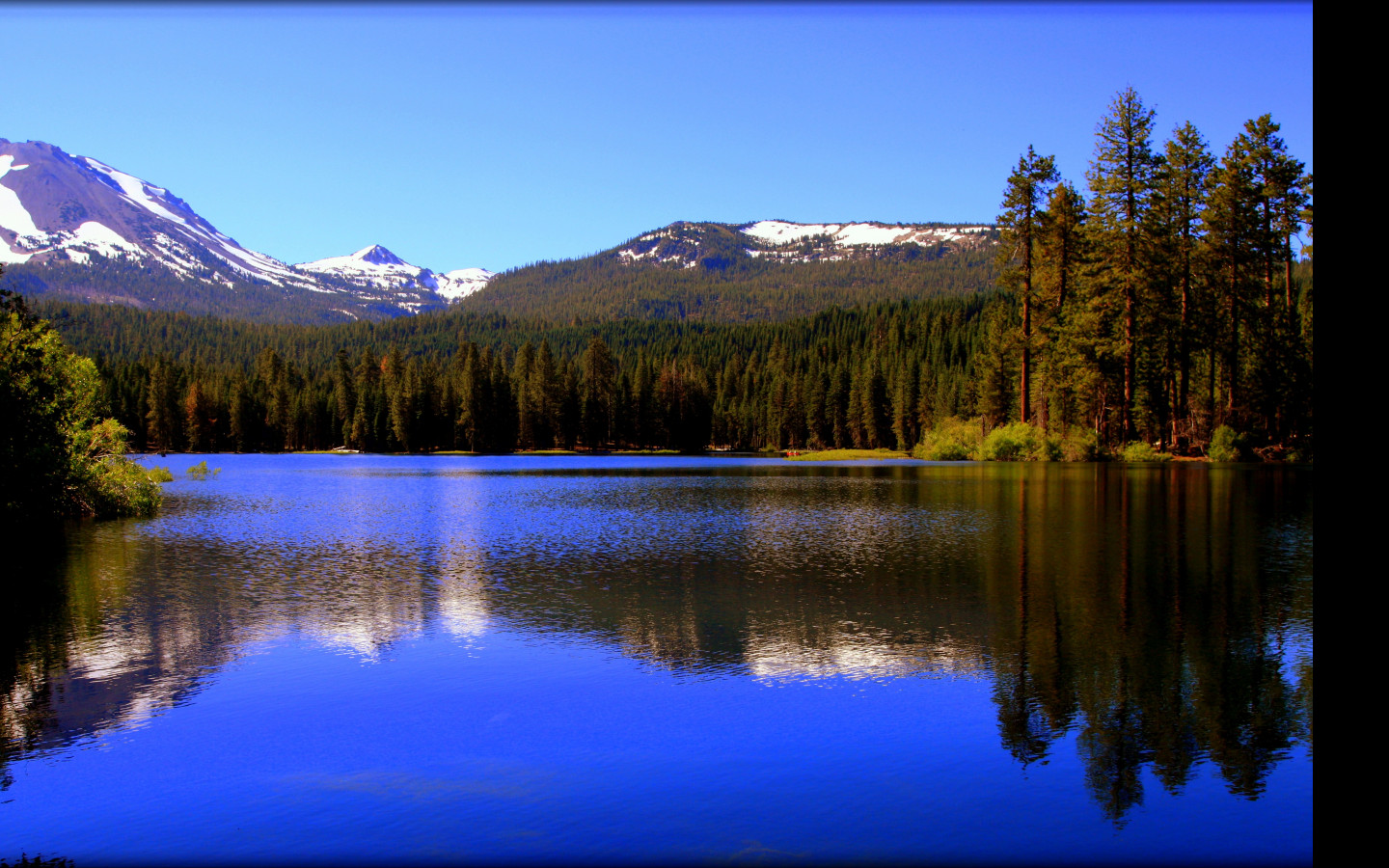 Tapeta lassen__jezero_manzanita