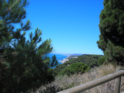 Tapeta: Les Torretes-v�hled na mo�e 1