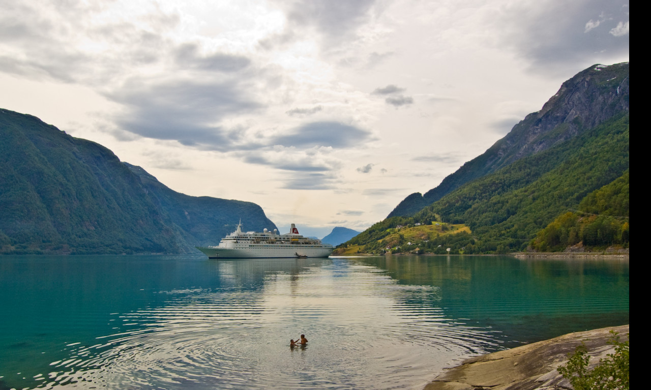 Tapeta lustrafjord__norsko