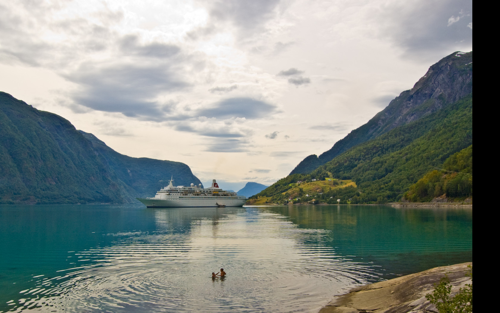 Tapeta lustrafjord__norsko