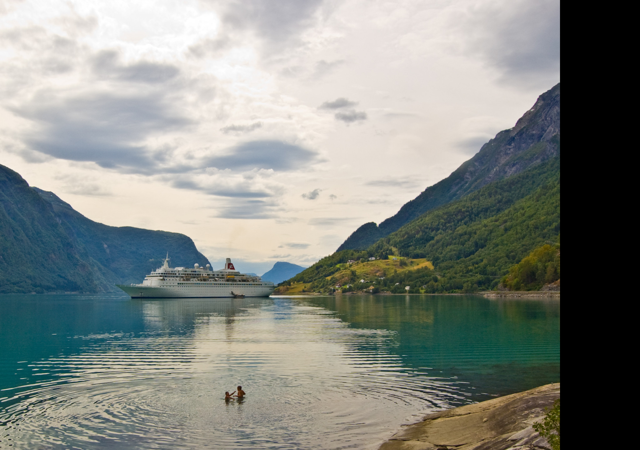 Tapeta lustrafjord__norsko