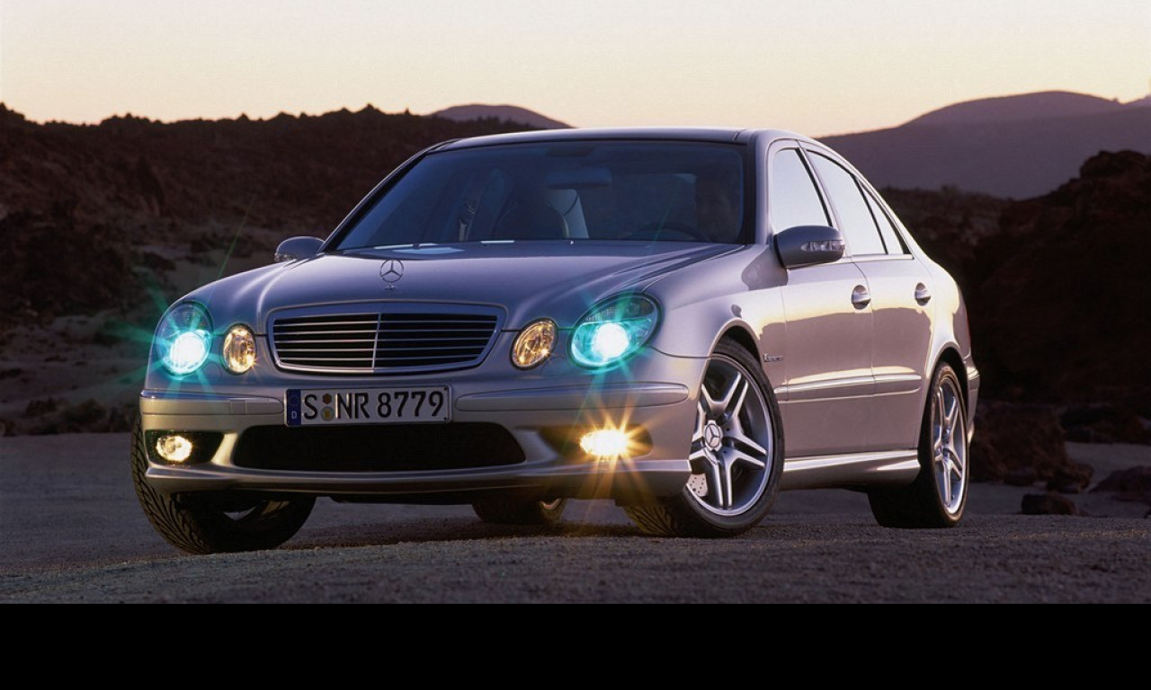 Tapeta mercedes_benz_amg