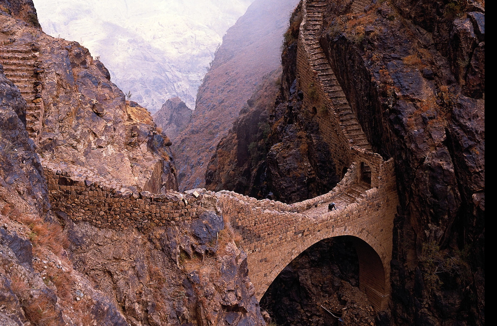 Tapeta most_v_jemenu__zapadni_sahara