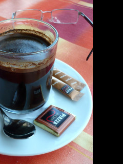 Tapeta na_jestedu_u_kavy