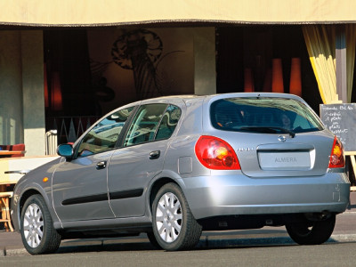 Tapeta: Nissan Almera 2