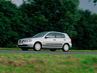 Tapeta: Nissan Almera 5