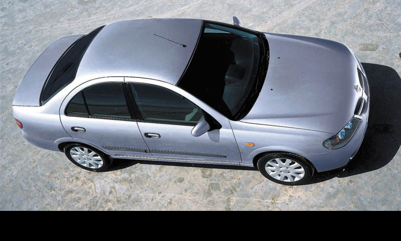 Tapeta nissanamera12