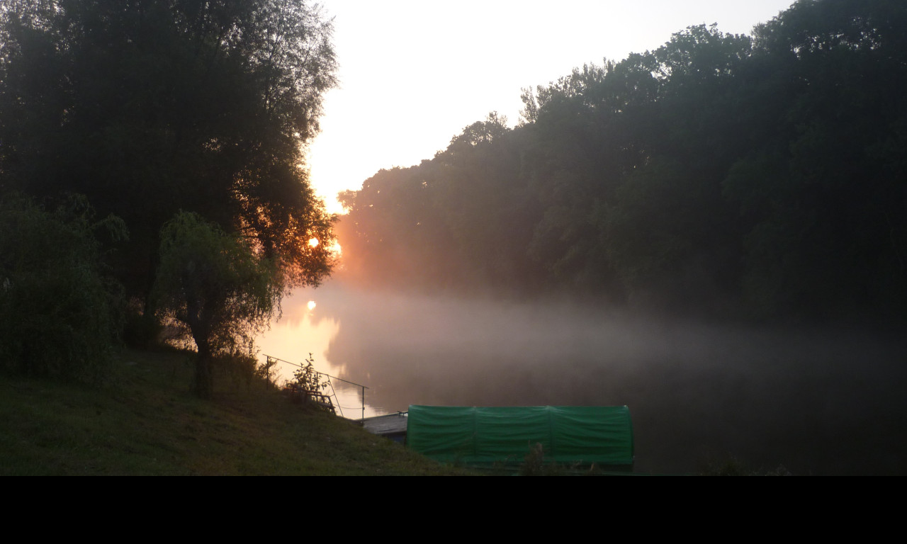 Tapeta podzimni_reka