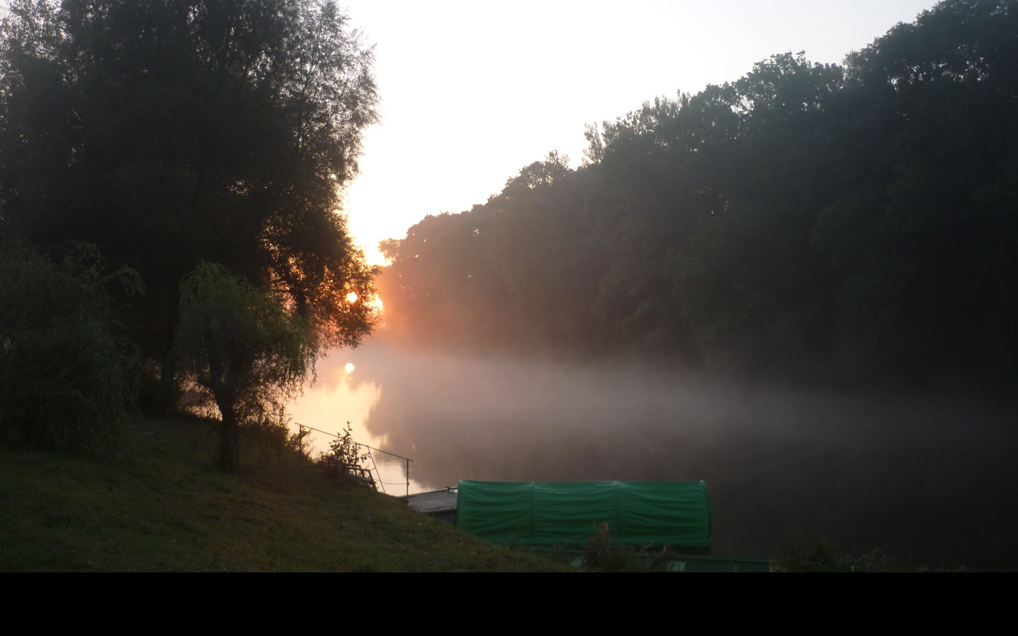 Tapeta podzimni_reka