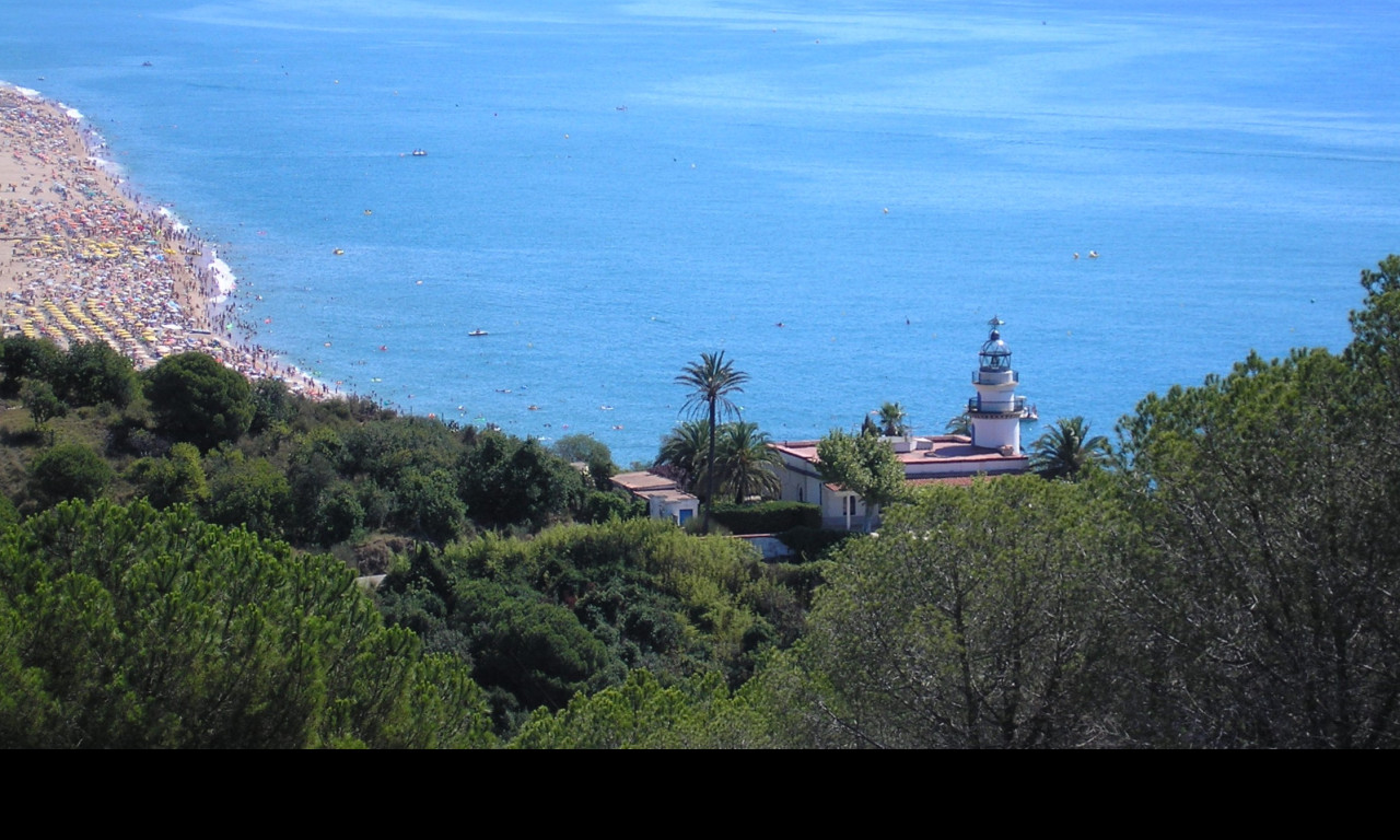 Tapeta pohled_na_majak_z_les_torretes