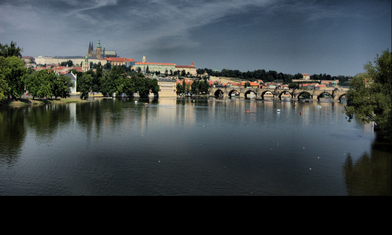 Tapeta praha_2008