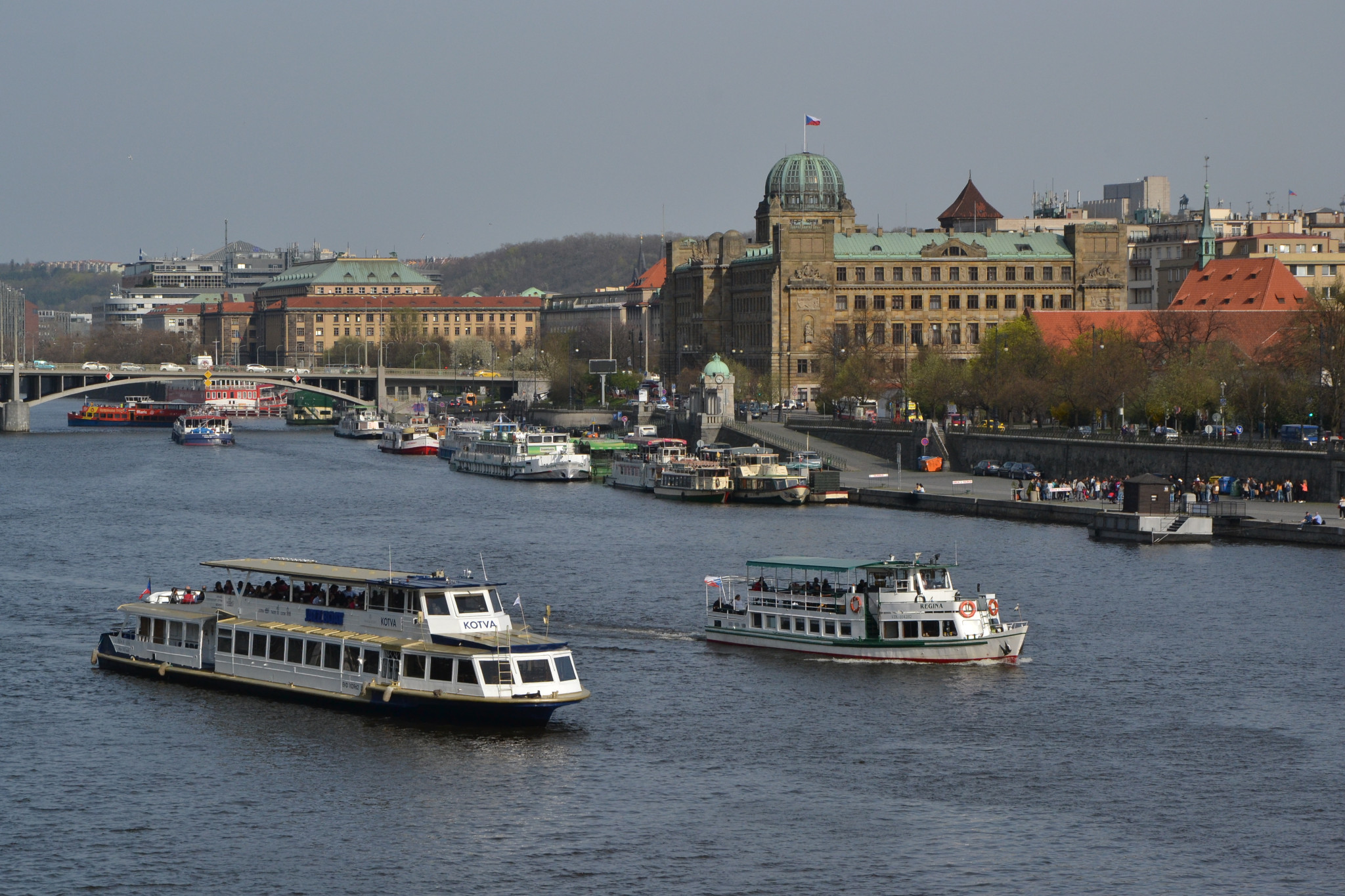 Tapeta prazska_flotila