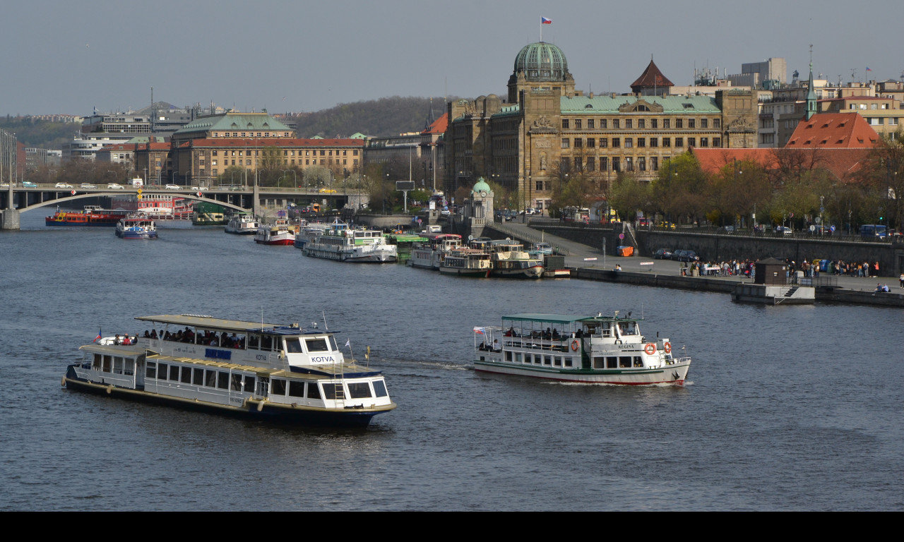 Tapeta prazska_flotila