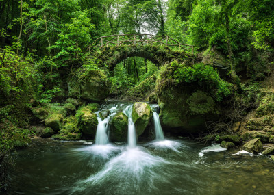 Tapeta: Schiessentmpel Cascade