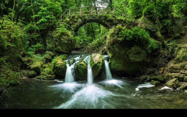 Tapeta schiessentumpel_cascade