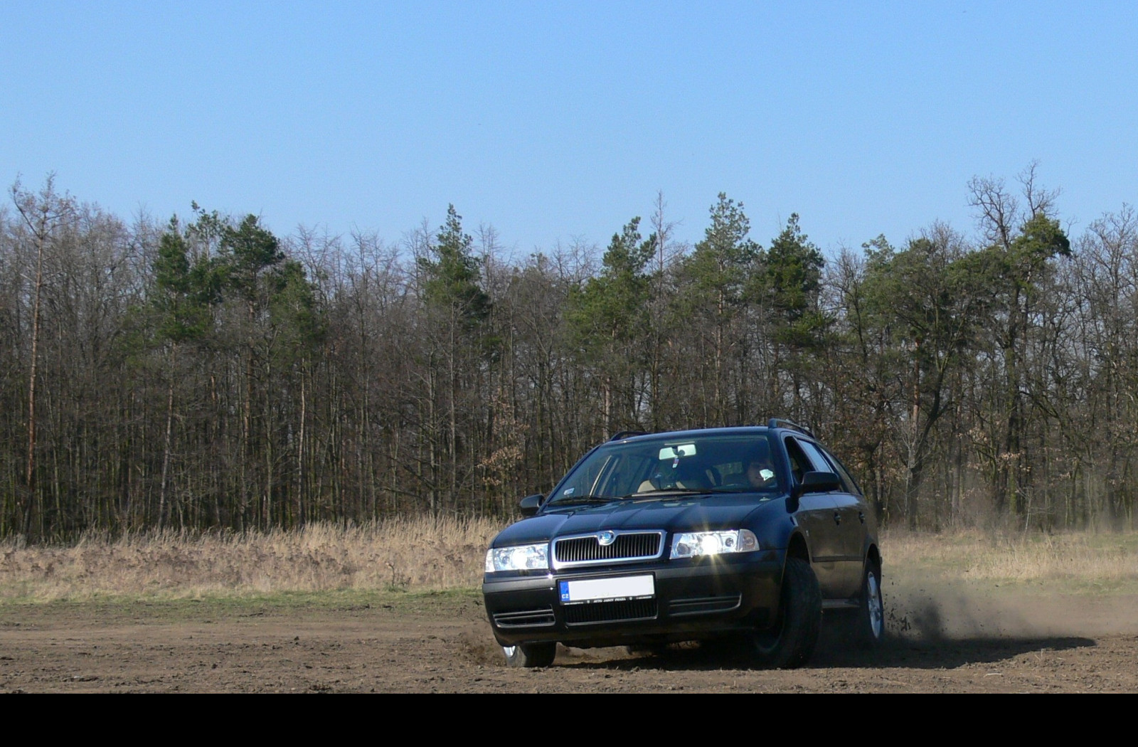 Tapeta skoda_octavia_4x4_2