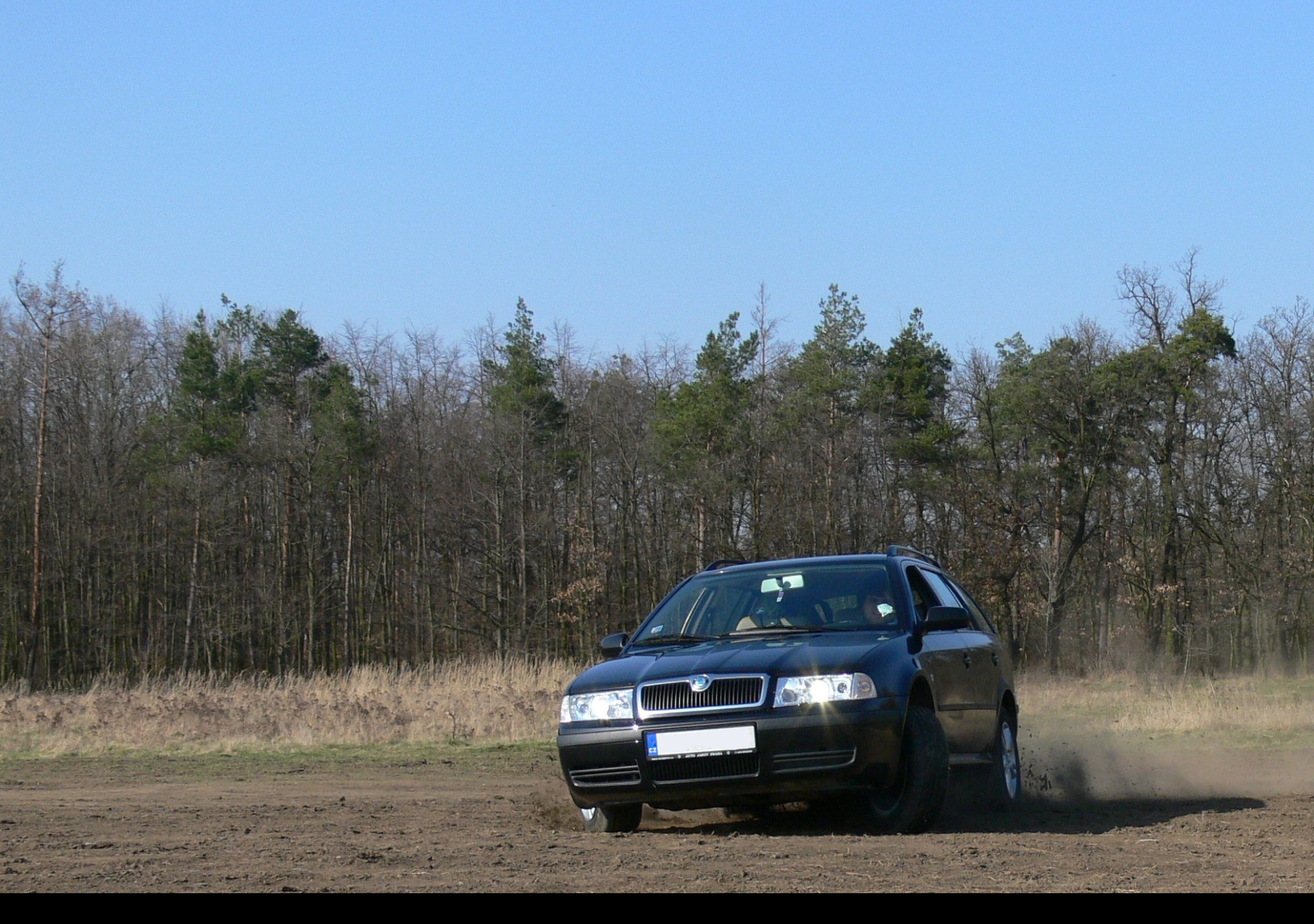 Tapeta skoda_octavia_4x4_2