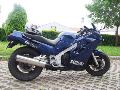 Tapeta: SUZUKI GSX 1100F