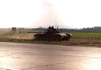 Tapeta: tank v pln� poln�
