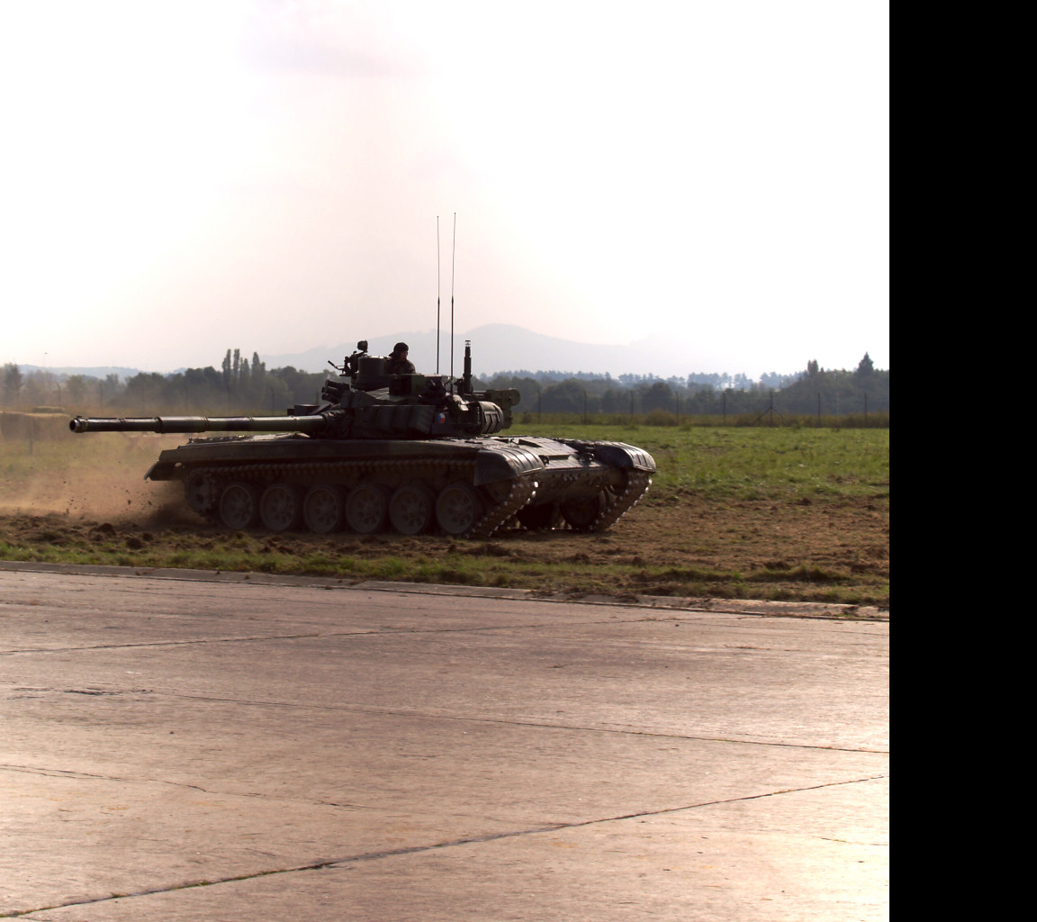 Tapeta tank_v_plne_polni