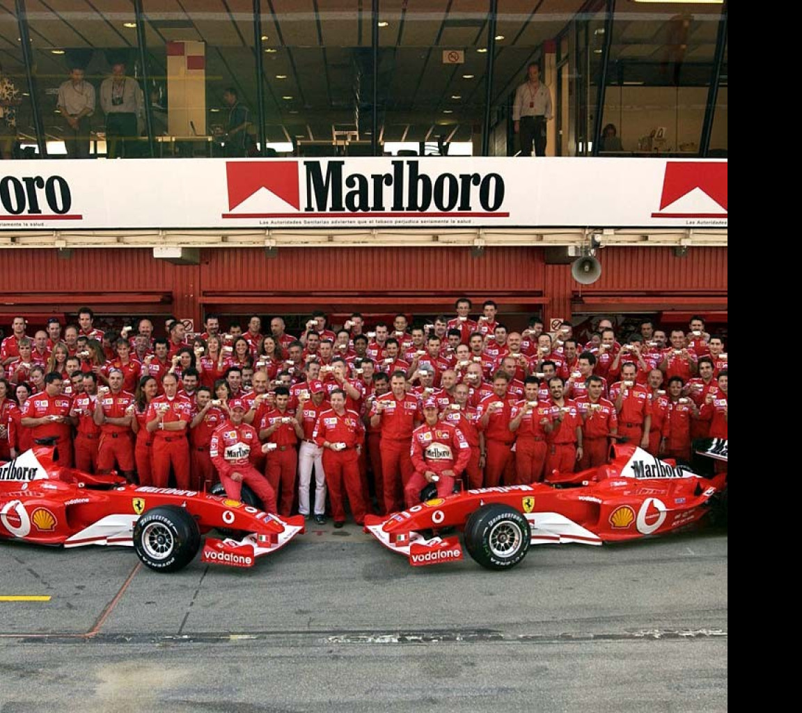 Tapeta team_ferrari_2006