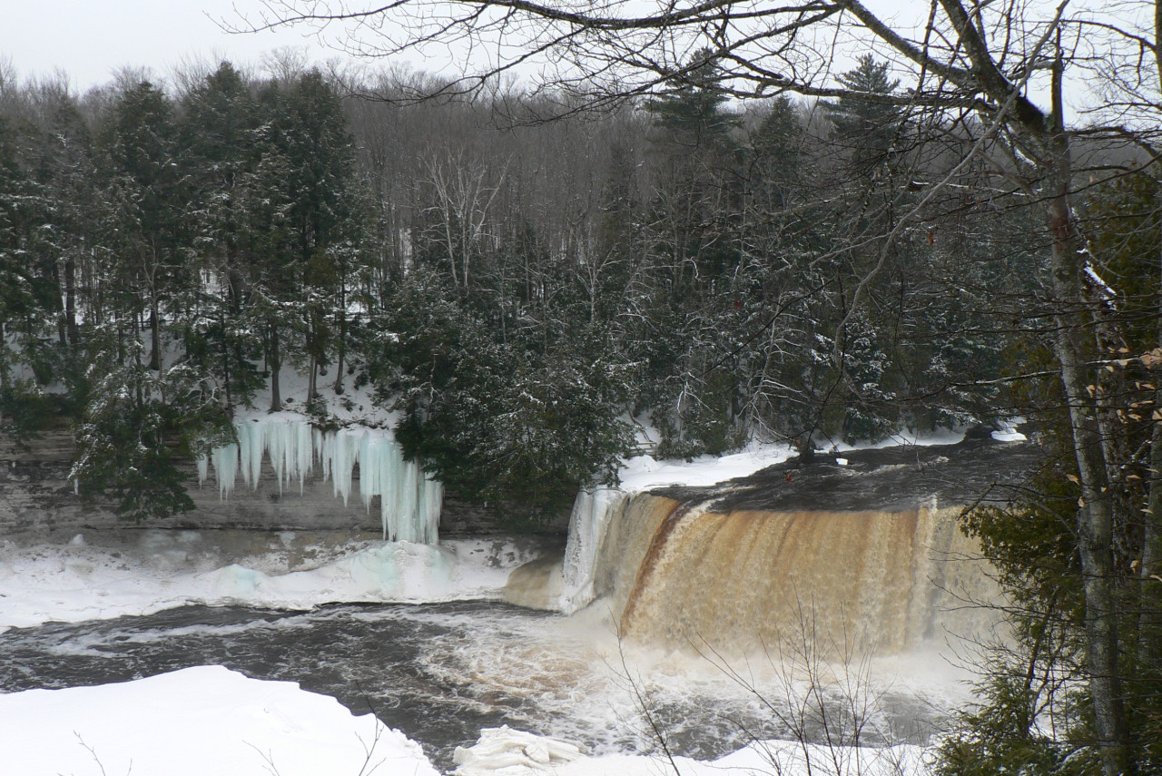 Tapeta the_tahquamenon_falls___upper