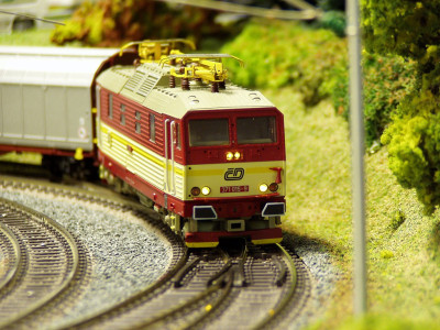 Tapeta: Vlak na kolejch