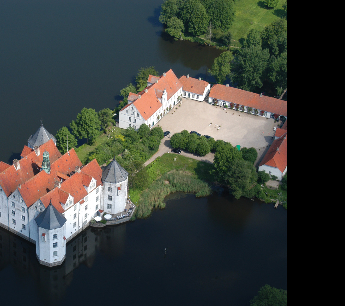 Tapeta vodni_zamek_glucksburg__2_