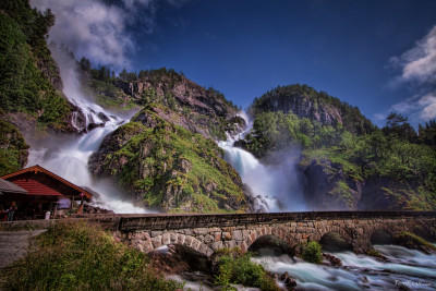 Tapeta: Vodopd L?tefossen, Norsko