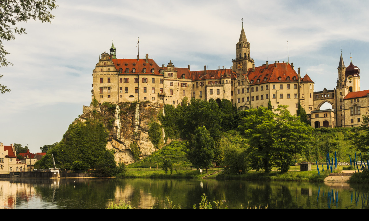 Tapeta zamek_sigmaringen