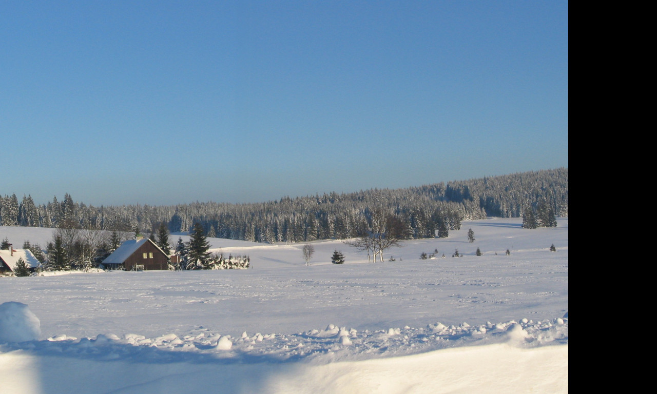 Tapeta zasnezena_krajina_prebuz