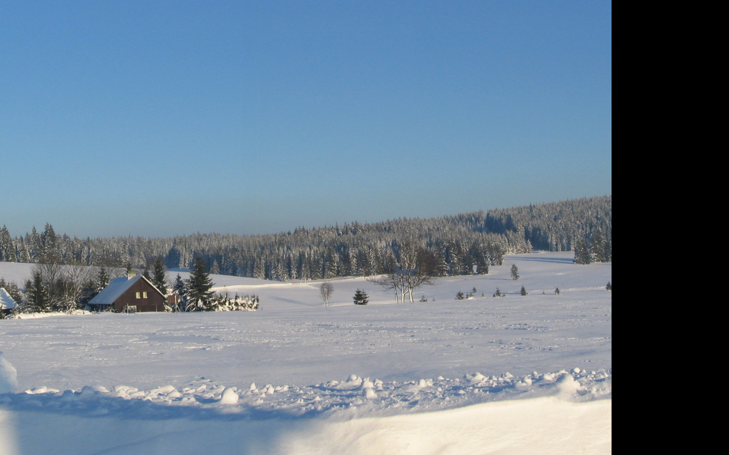 Tapeta zasnezena_krajina_prebuz