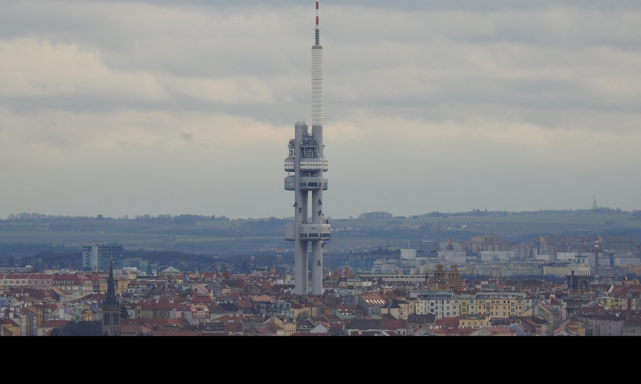 Tapeta zizkovska_rozhledna